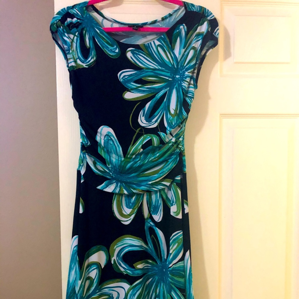 Short sleeve dress